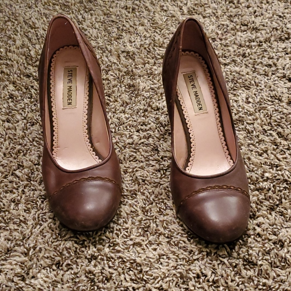 Shoes - Picture 2 of 3